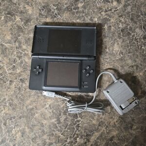 Nintendo DS Lite Handheld Black w/battery, charger